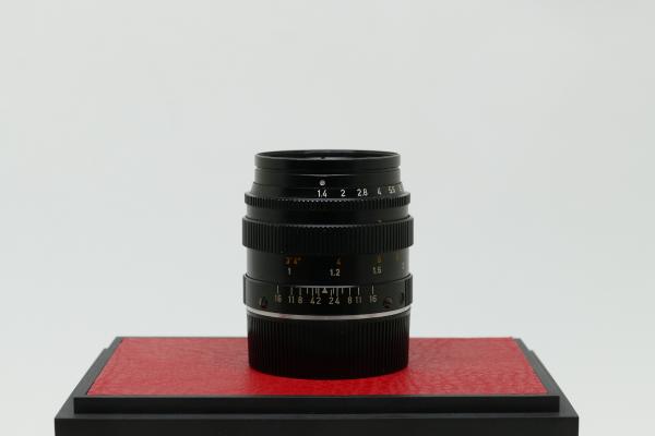 Leica Summilux-M 50mm f/1.4, màu đen