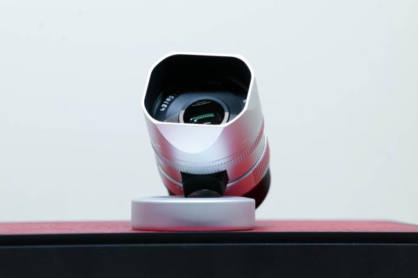Leica Summarit-M 35mm f/2.4 ASPH.