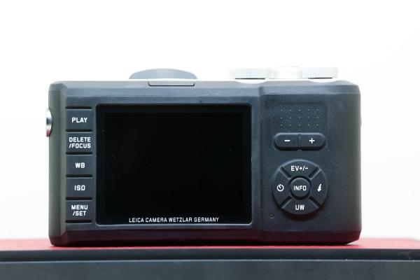 Leica X-U