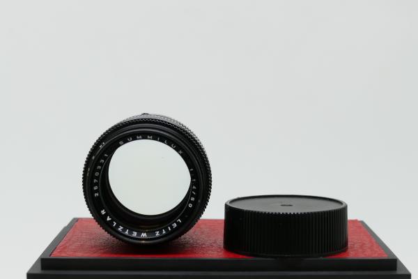 Leica Summilux-M 50mm f/1.4, màu đen