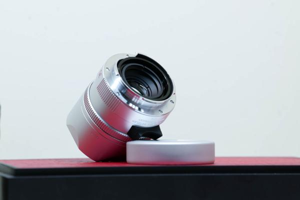 Leica Summarit-M 35mm f/2.4 ASPH.