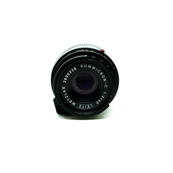 Leica Summicron-C 40mm f/2.0, màu đen