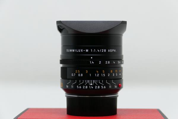 Leica Summilux-M 28mm f/1.4, màu đen
